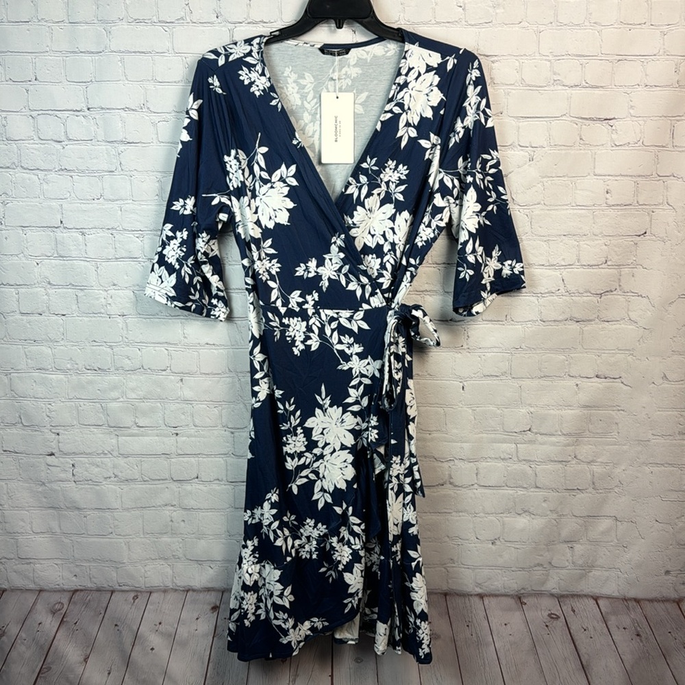 BloomChic Navy and White Floral Midi Wrap Dress Plus Size 1X - Picture 2 of 7